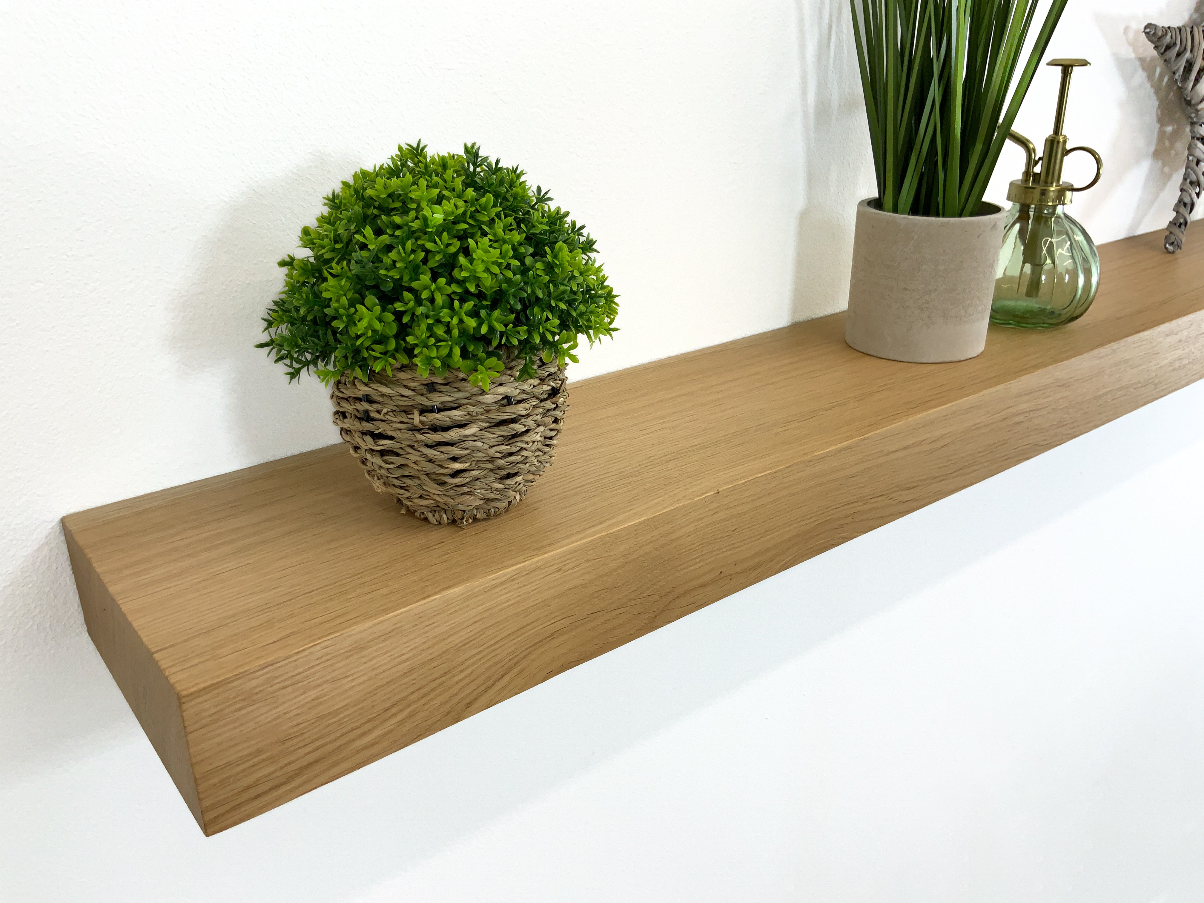 Oak style outlet shelves